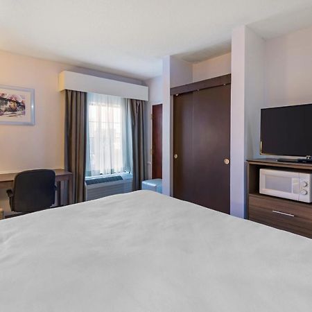 Best Western Plus South Hill Inn Екстериор снимка