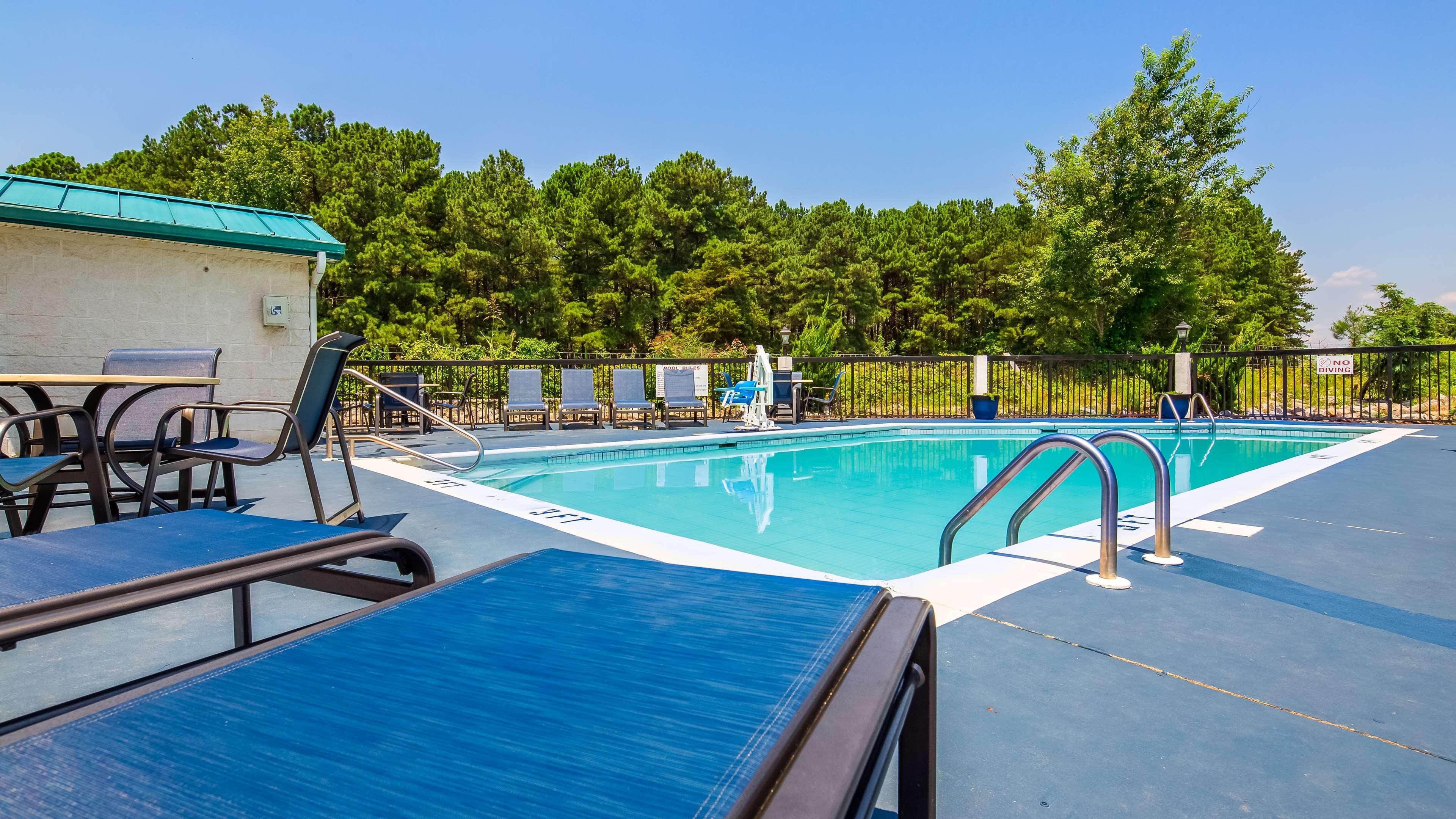 Best Western Plus South Hill Inn Екстериор снимка