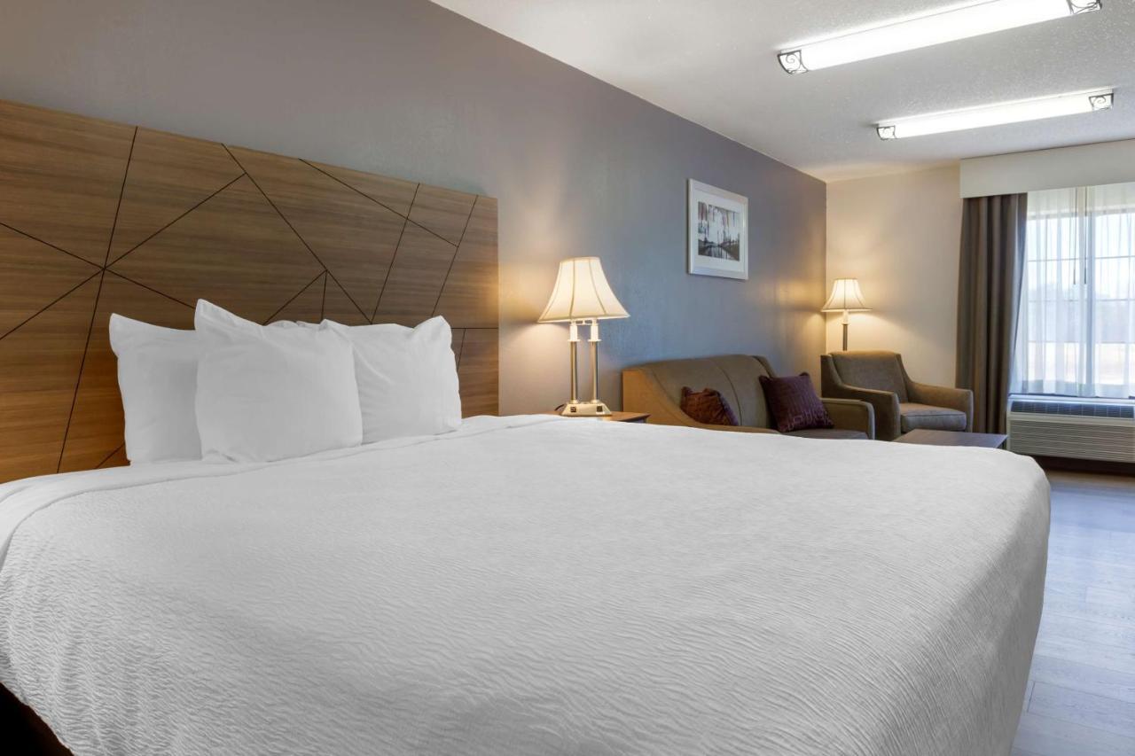 Best Western Plus South Hill Inn Екстериор снимка