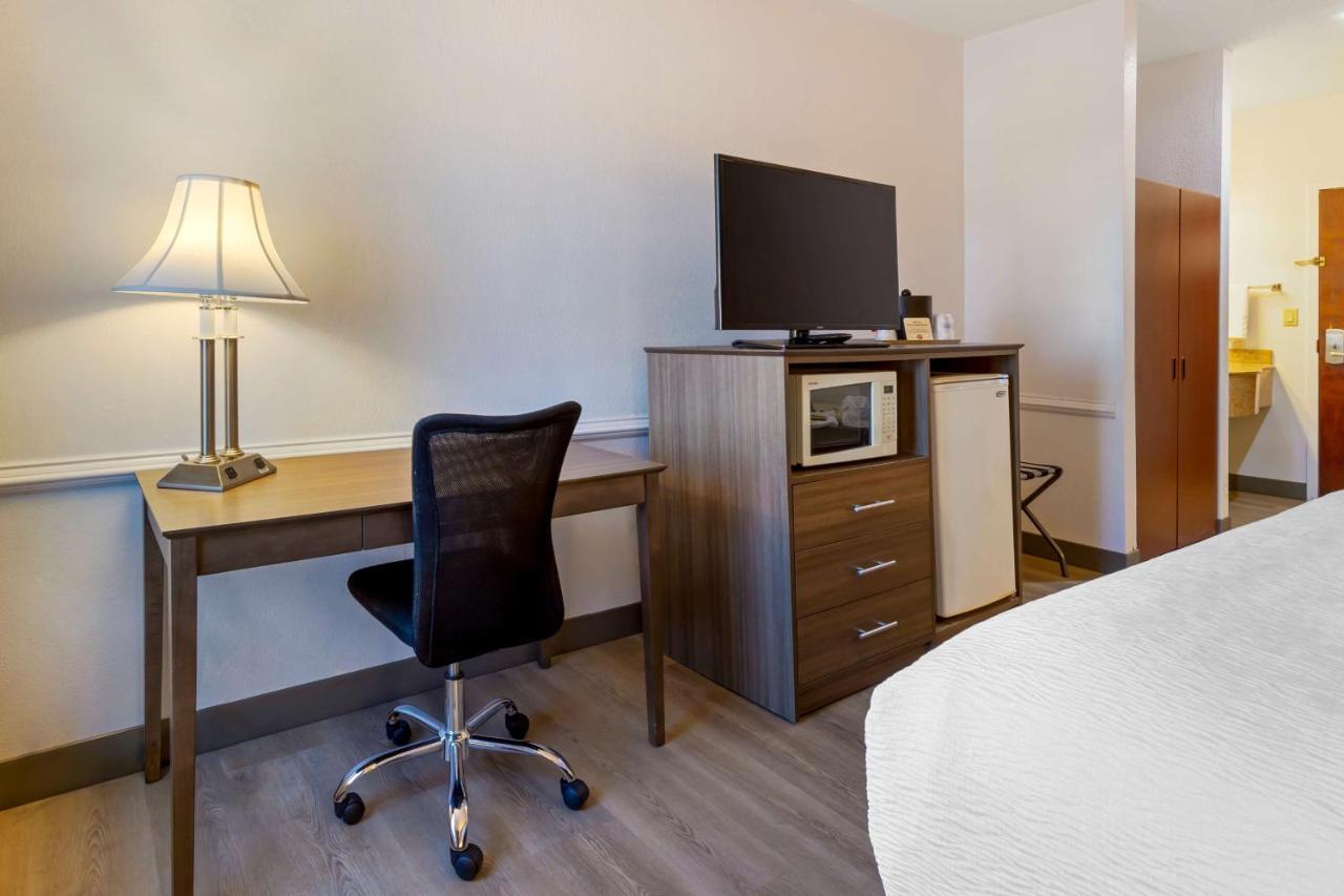 Best Western Plus South Hill Inn Екстериор снимка