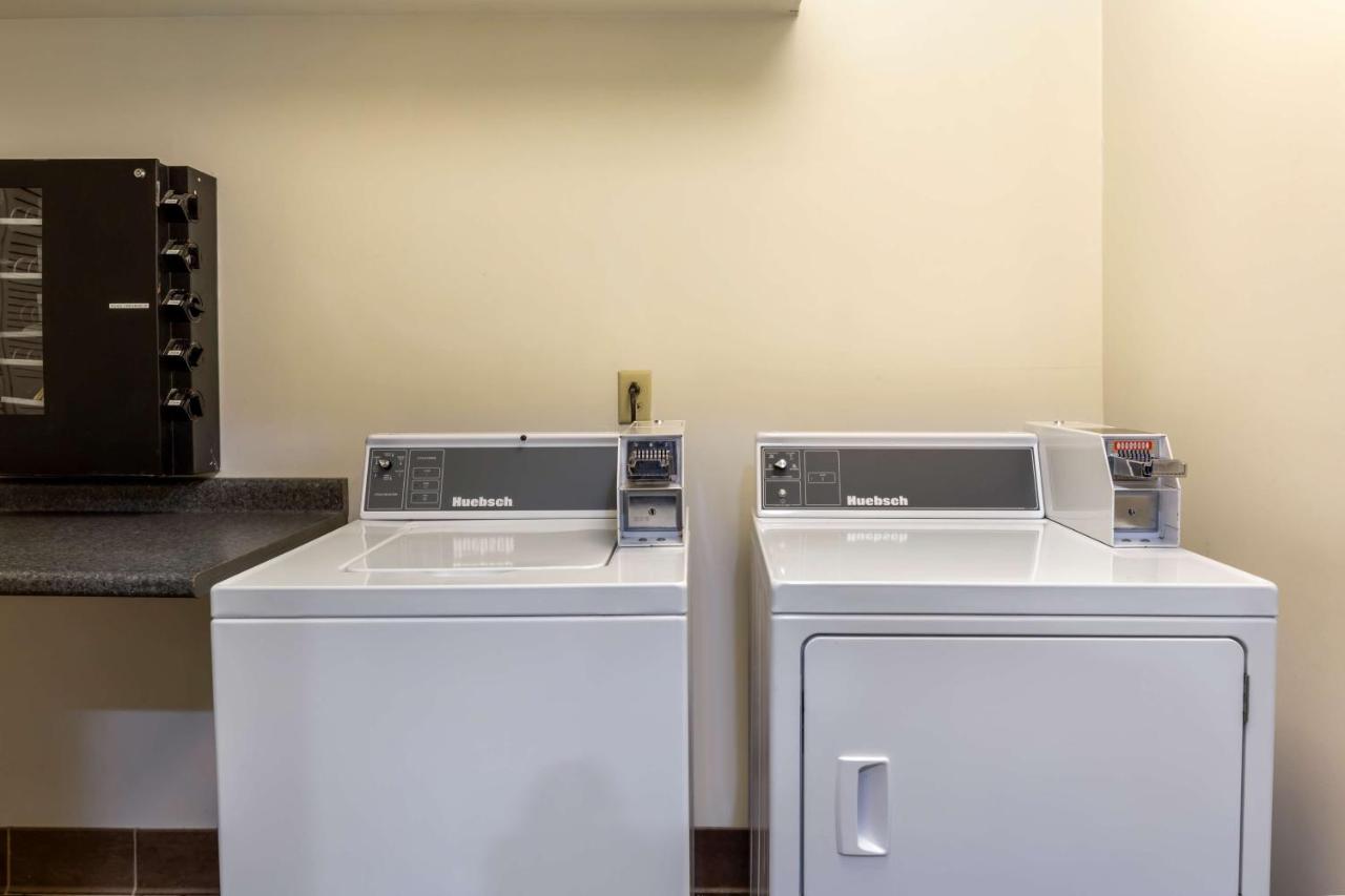 Best Western Plus South Hill Inn Екстериор снимка