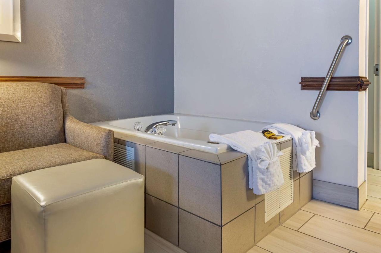 Best Western Plus South Hill Inn Екстериор снимка