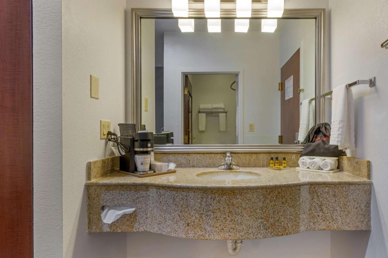 Best Western Plus South Hill Inn Екстериор снимка