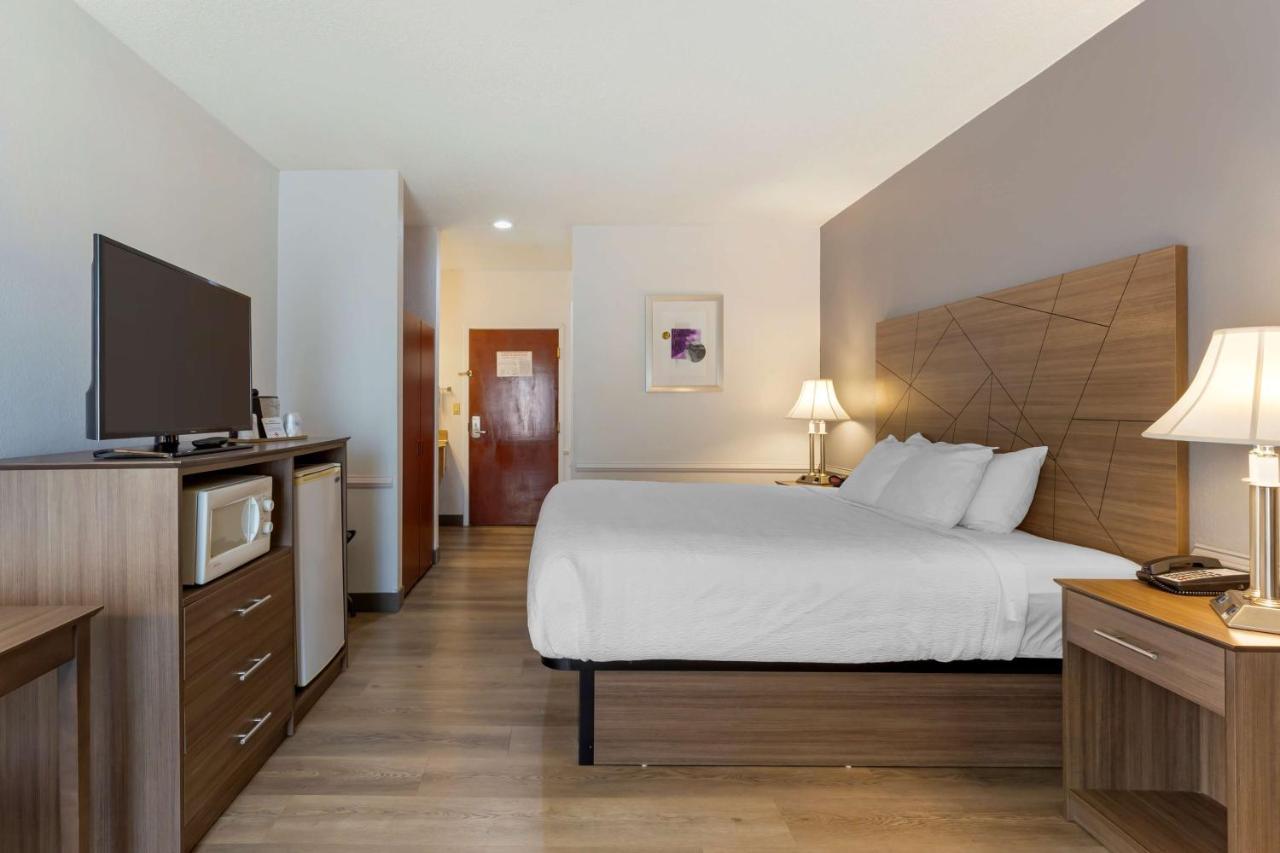 Best Western Plus South Hill Inn Екстериор снимка