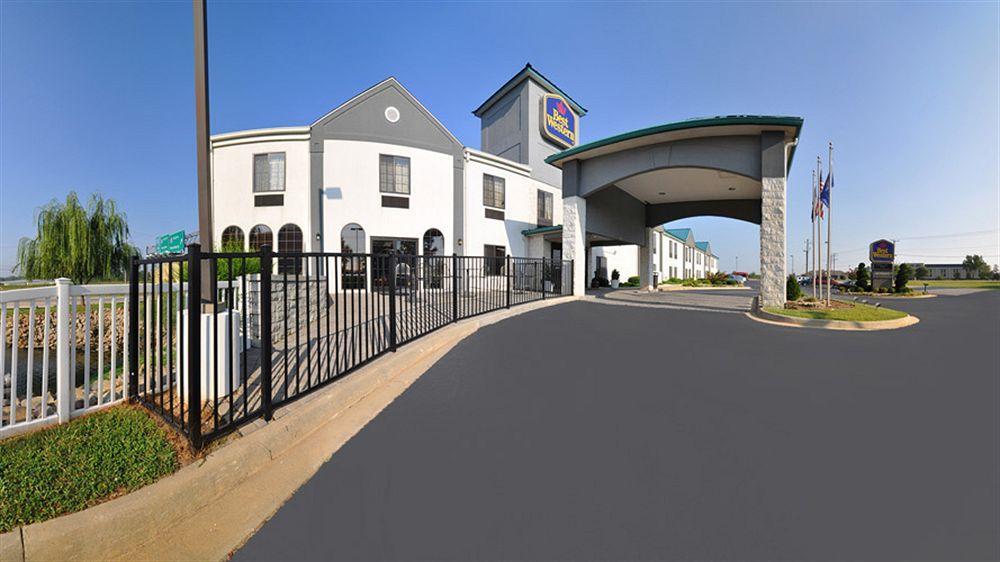 Best Western Plus South Hill Inn Екстериор снимка