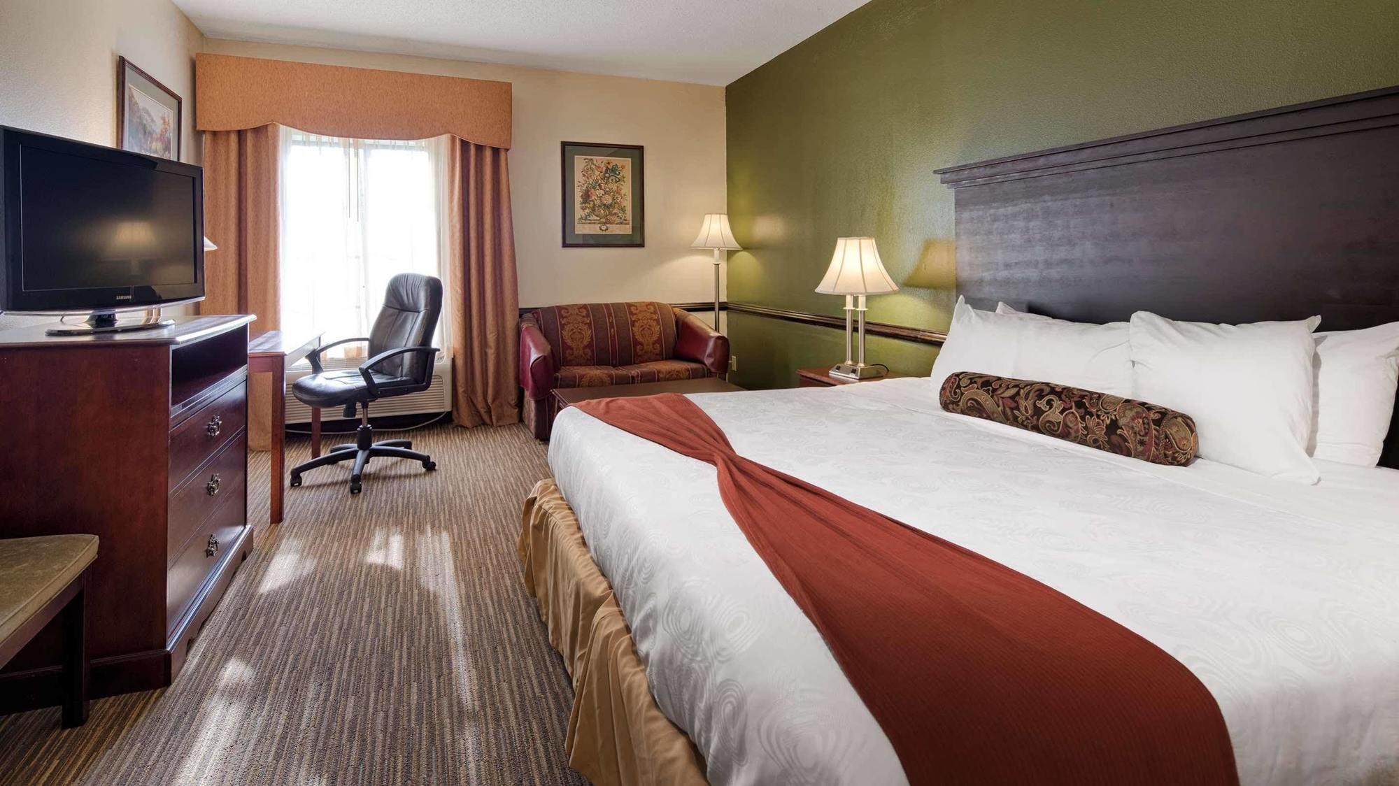 Best Western Plus South Hill Inn Екстериор снимка
