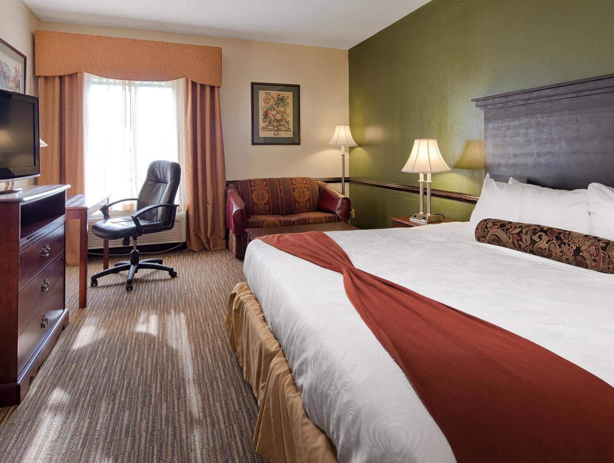 Best Western Plus South Hill Inn Екстериор снимка