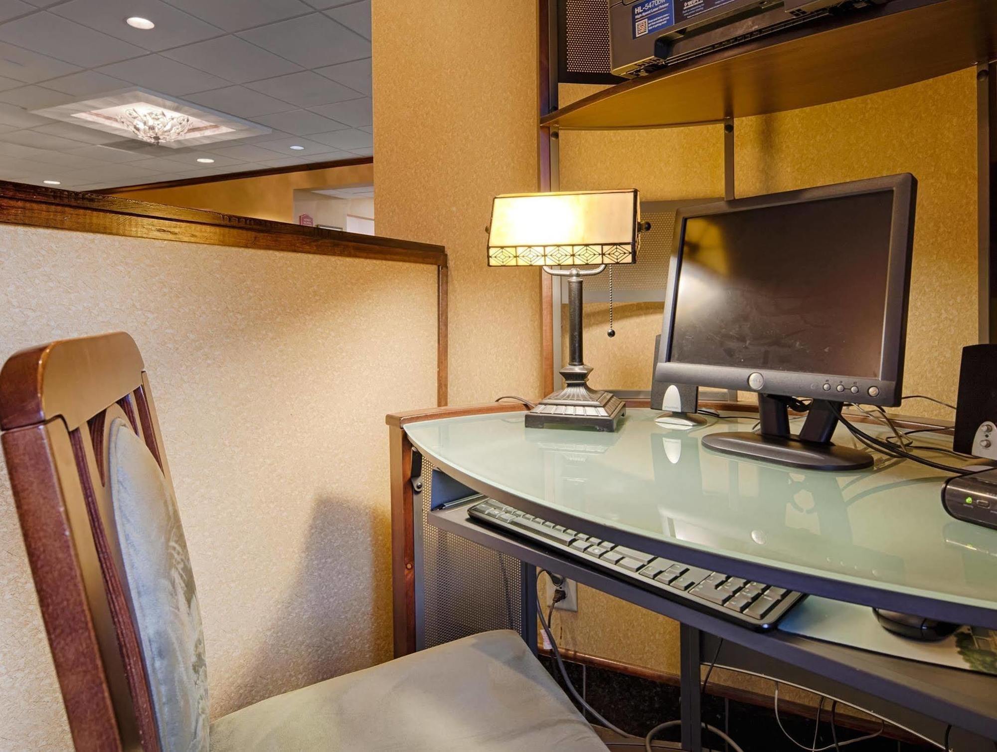 Best Western Plus South Hill Inn Екстериор снимка