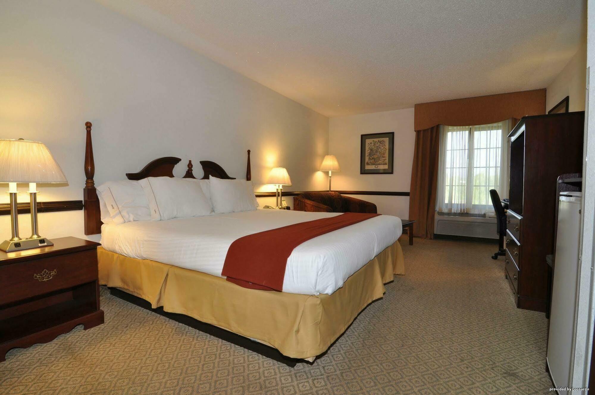 Best Western Plus South Hill Inn Екстериор снимка