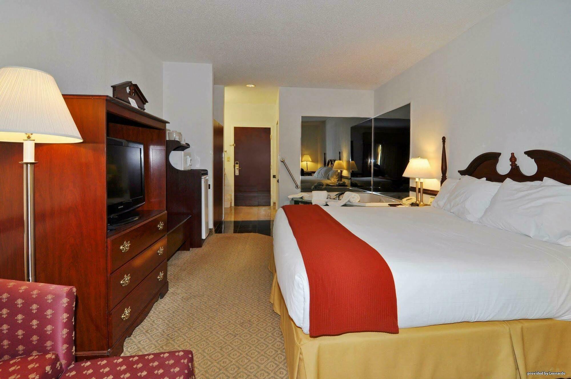 Best Western Plus South Hill Inn Екстериор снимка